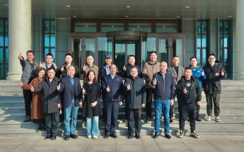 天津市鋼鐵工業(yè)協(xié)會秘書長、天津市冶金商會副會長楊勇一行到榮程集團(tuán)座談交流